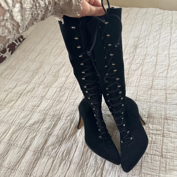 Newport News Vintage Knee High Lace Up Boots / Heels • Size: 6.5 - Picture 4 of 7